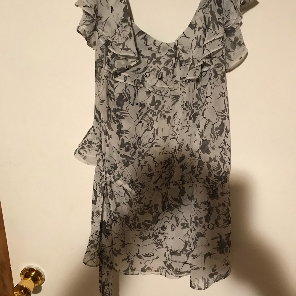 Express Medium Top - Picture 2 of 4